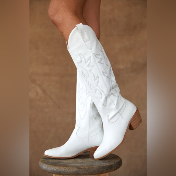 White Cowboy Boots 12th Tribe Size 8 - Picture 1 of 1